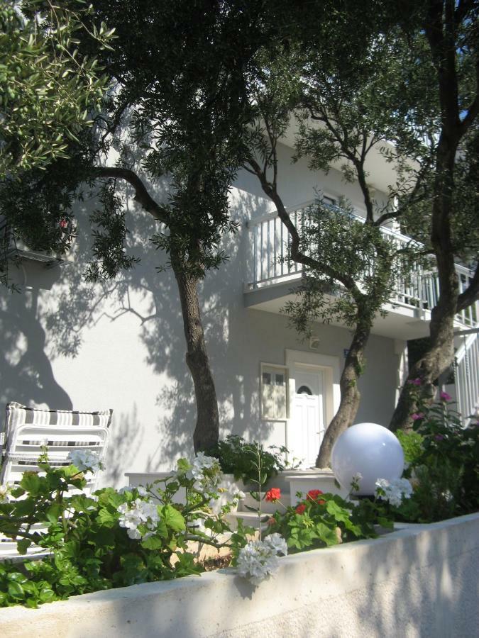 Apartments Tina Брист Екстериор снимка