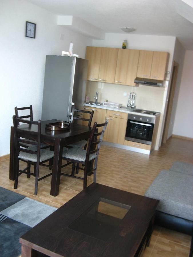 Apartments Tina Брист Екстериор снимка