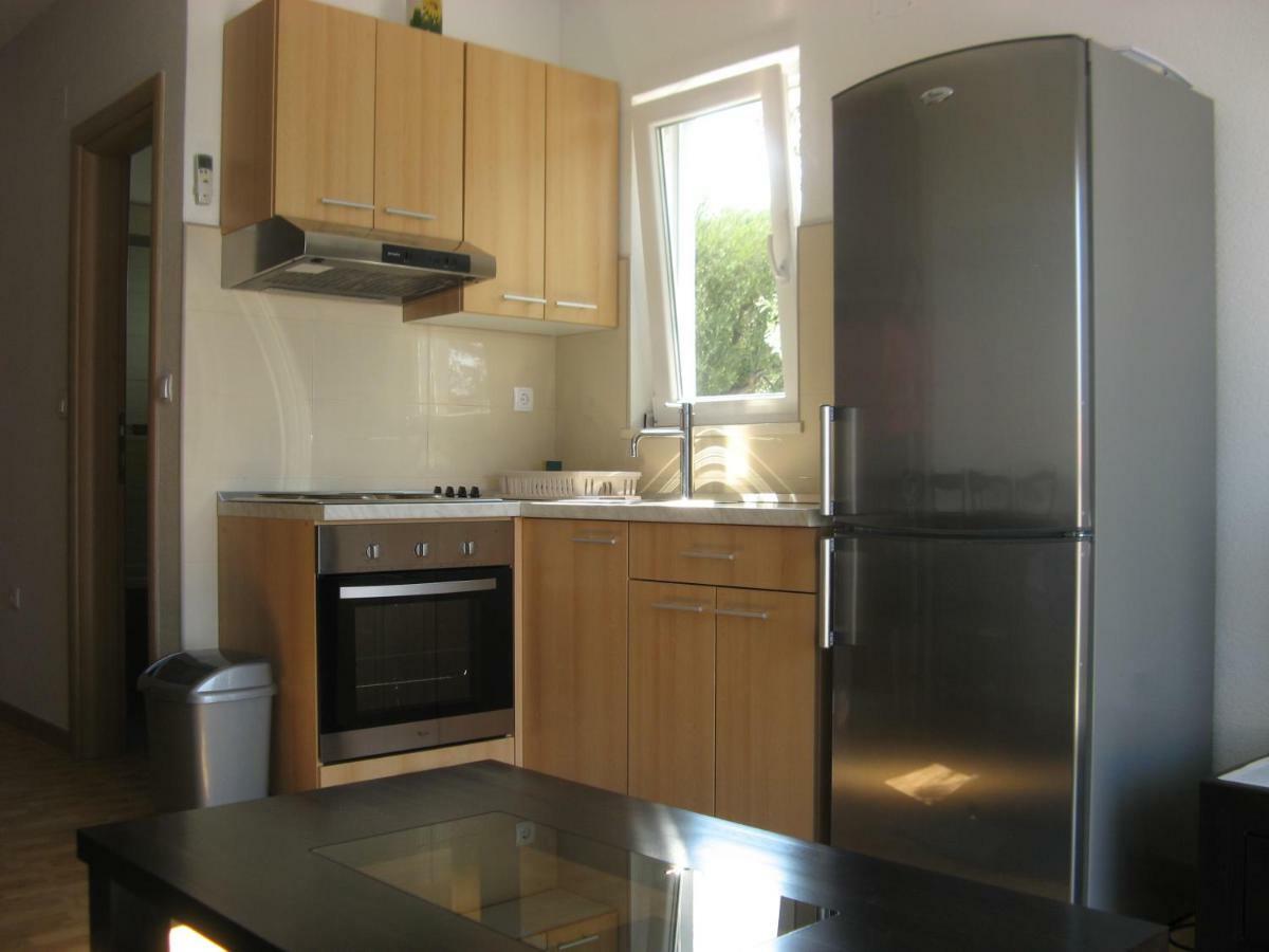 Apartments Tina Брист Екстериор снимка