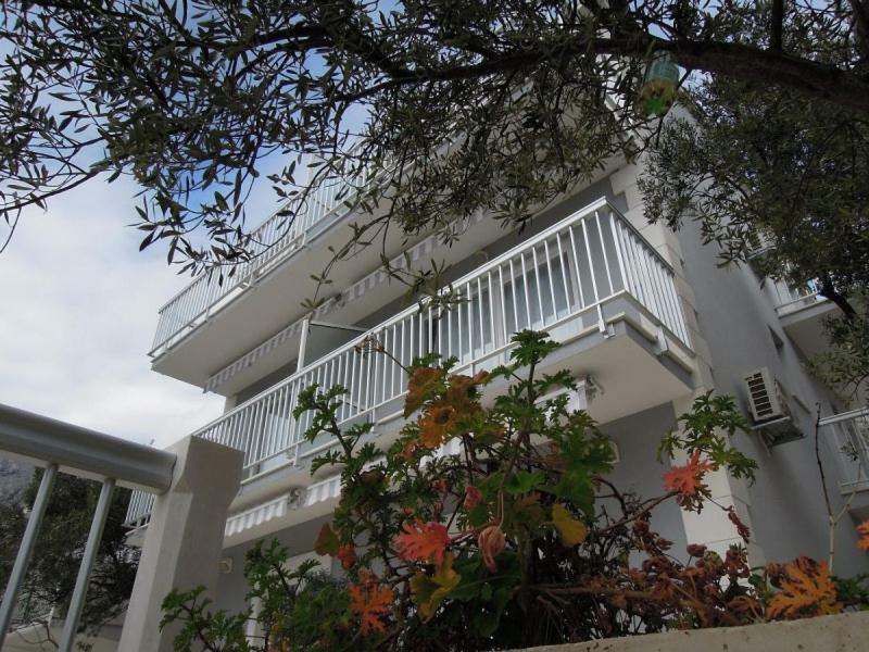Apartments Tina Брист Екстериор снимка